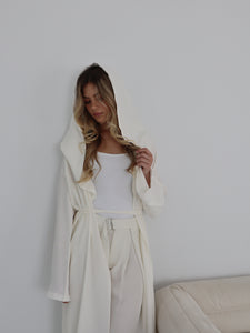 COVR ROBE - WHITE